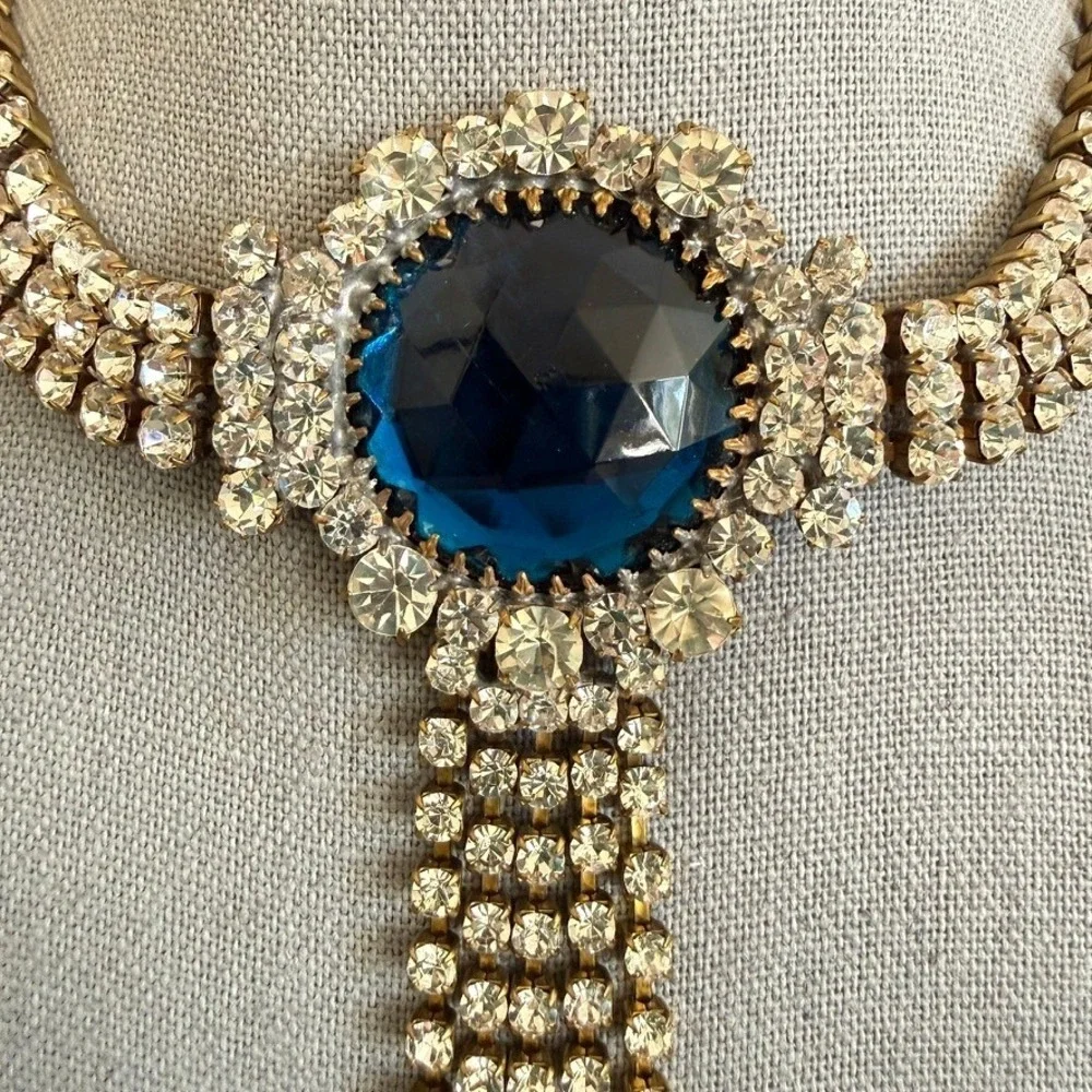 Vintage DESIGN BY ROMI White Rhinestone Blue XL Center Stone Choker Necklace 14
